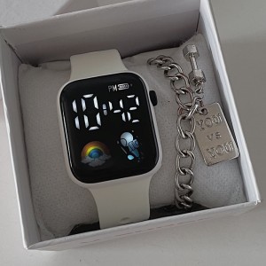 Manufacturer's spot LED electronic watch astronaut male and female student party ins high-looking fashion waterproof children's watch